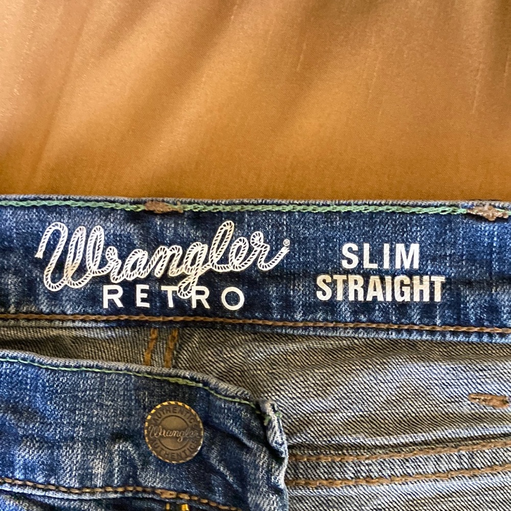 Like new men’s wrangler, retro, slim, fit, straight leg jeans